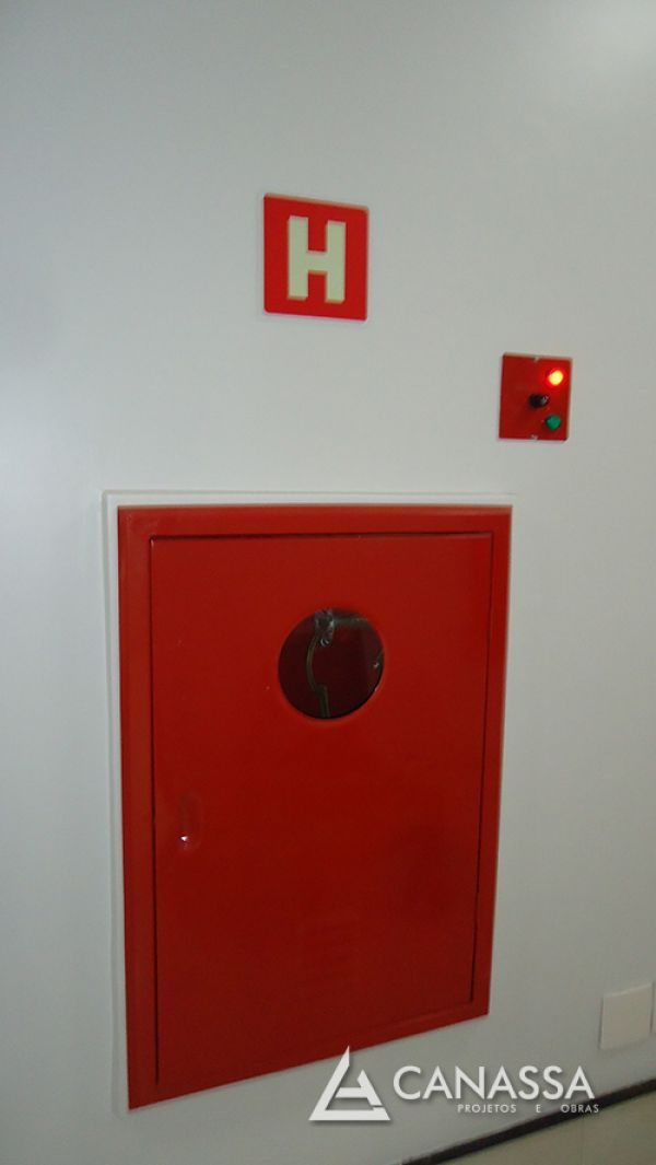 878